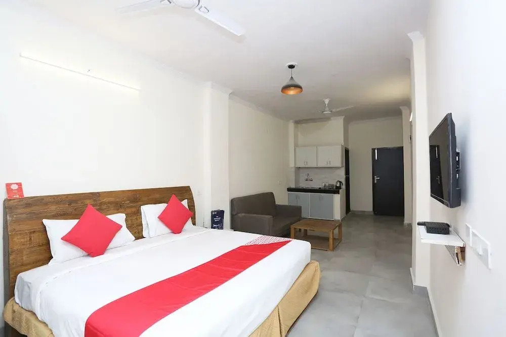 Oyo 28670 Hotel Dev Palace