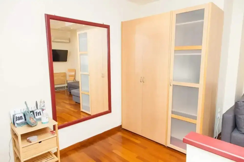 Centrally Located Studio In Athens