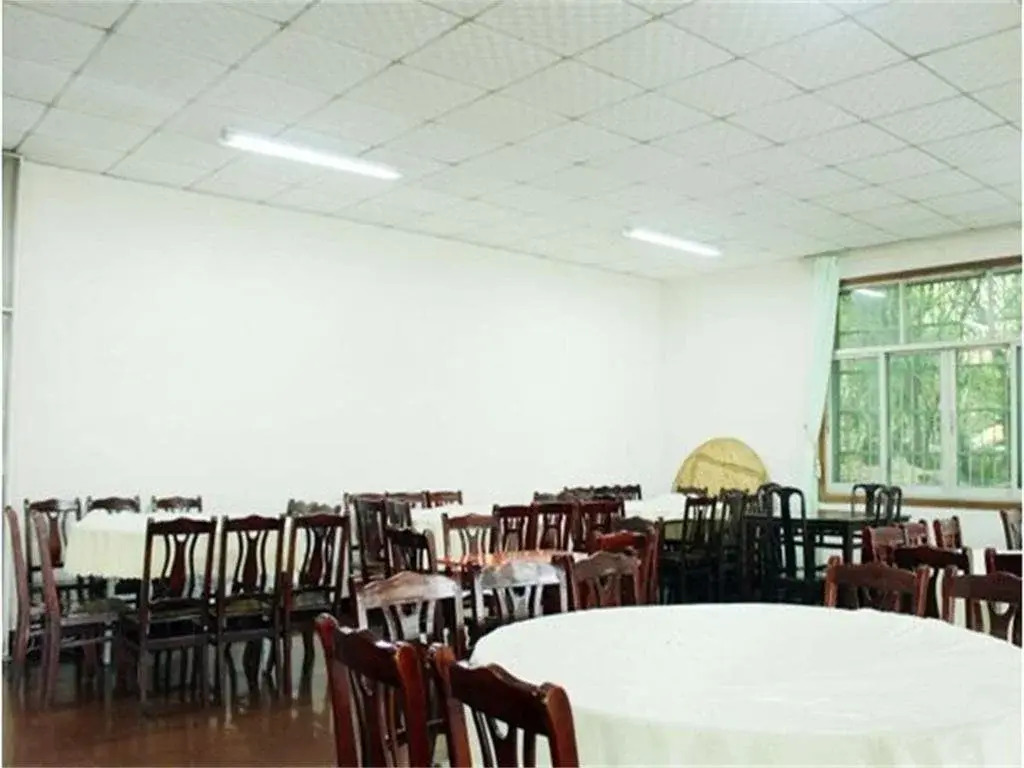 Jiujiang Julu Hotel