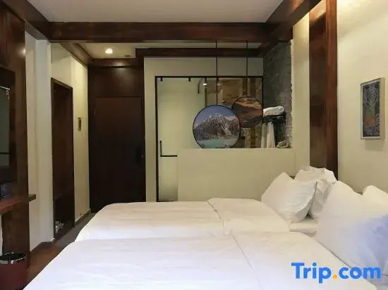 Daocheng Yading Sangjie Linka Luxury Homestay