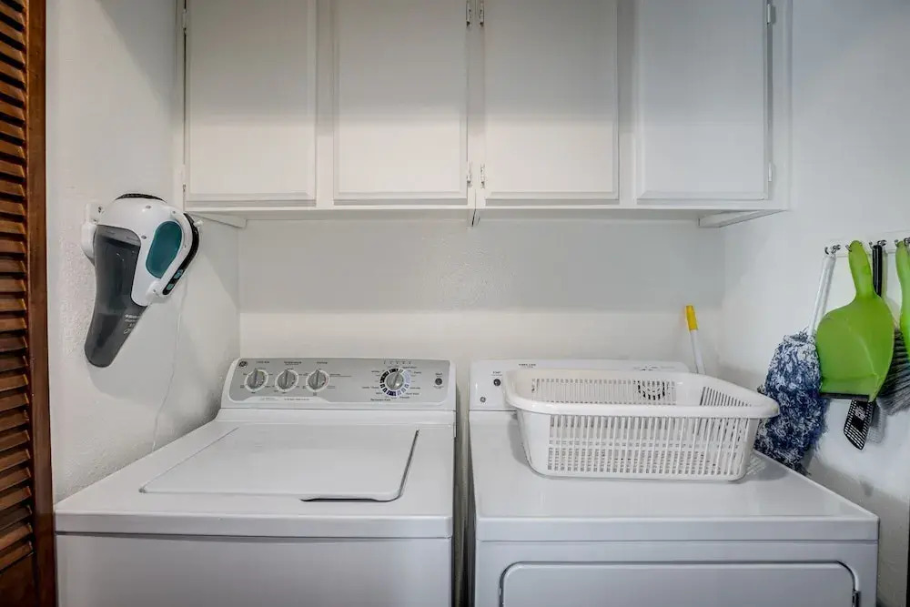 Winston - 2 Br Condo