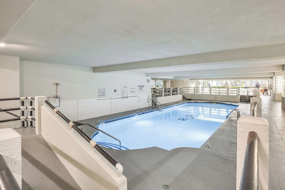 Oceanfront Garden City Beach Condo For Families!