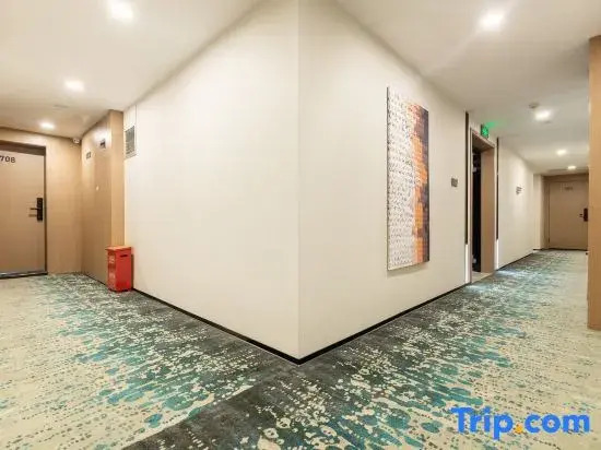 Liangjiang Zhiyu Hotel (Chang'an Science and Technology Park)