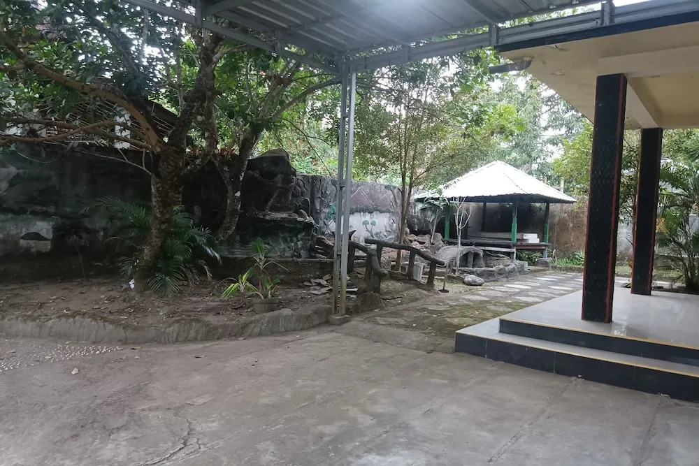 Hotel O Penginapan Annisya Near SMA Negeri 2 Mataram