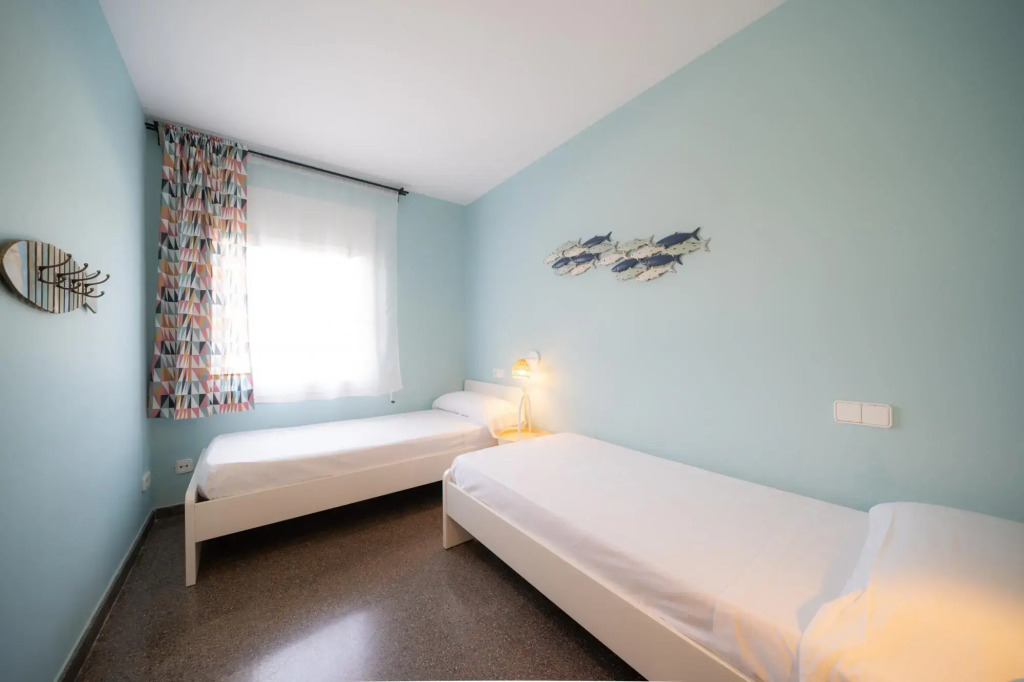 Sabina in L'Escala with 6 bedrooms and 3 bathrooms