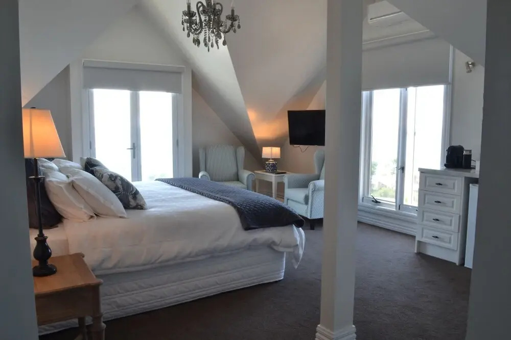 Sapphire Shores Luxury Retreat