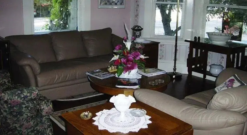 Holcomb House