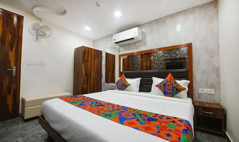 Fabhotel Mona Continental