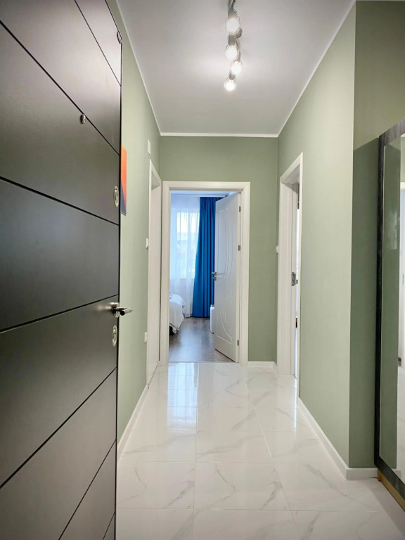 Art Apartment for 4 People Free Parking & Wifi