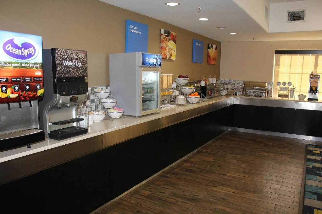 Comfort Inn & Suites Near Six Flags & Medical Center