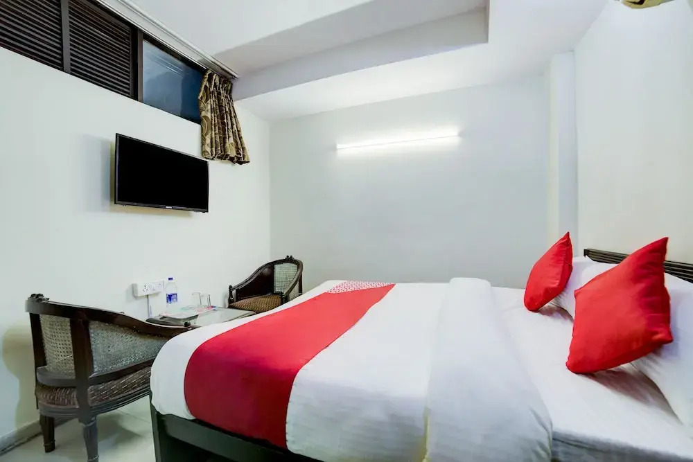 OYO 27979 Krishna Residency