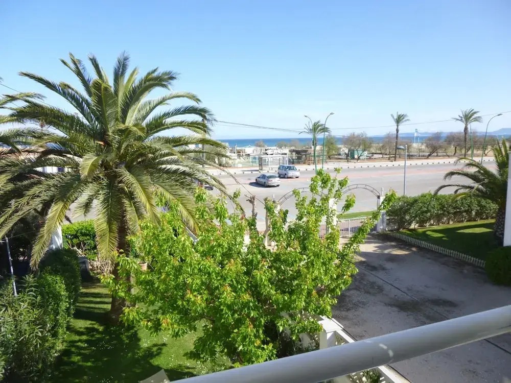 Apartment in Empuriabrava 100 meters from the beach for 6 people