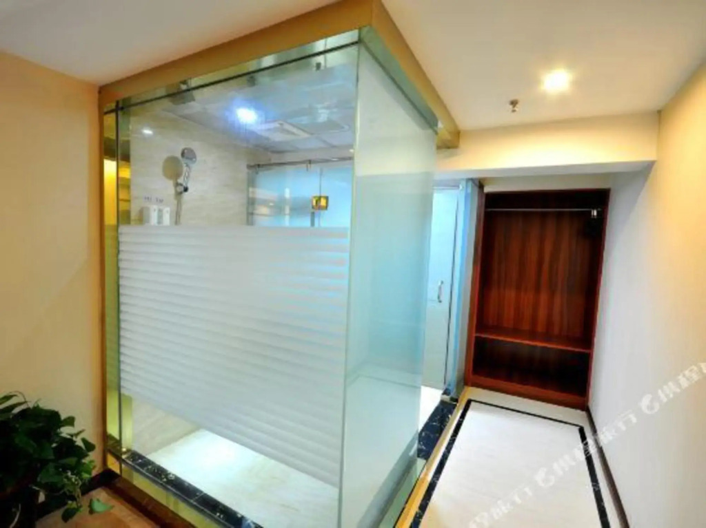 Xiangbin Holiday Hotel