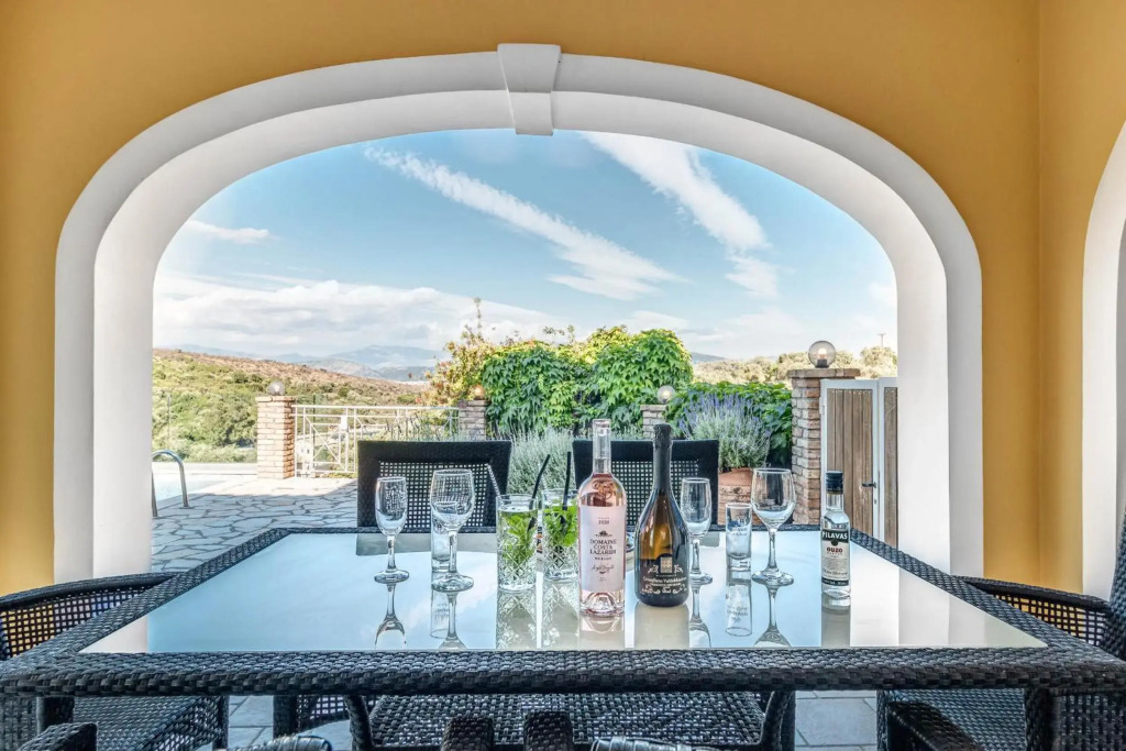 Agios Stefanos Bay - Villa Dimitris
