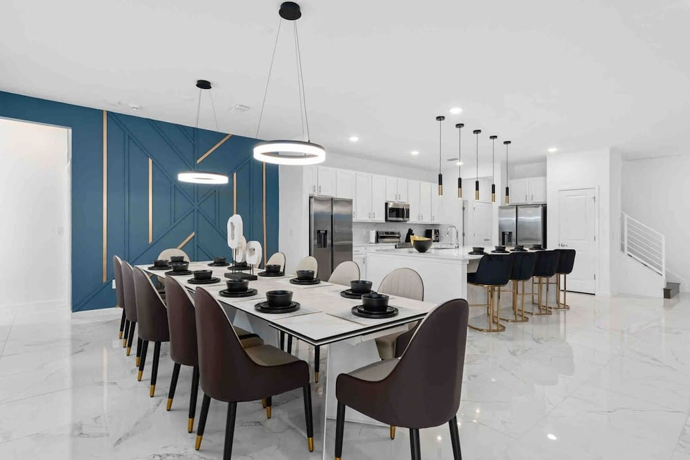 Super Fancy- 15bdr 17bas Huge 7 000sqft Home