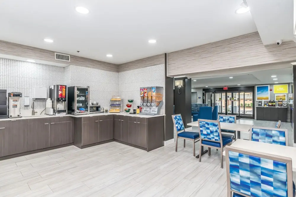 Days Inn & Suites Prattville-Montgomery