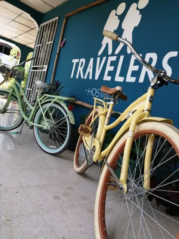 Hostel, Café & Garden Travelers