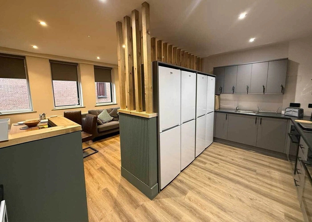Student Only Non Ensuite Room Ivy Halls