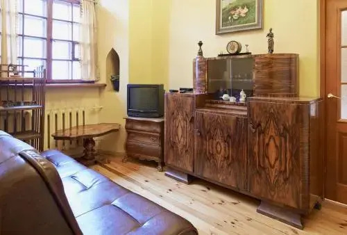 Cozy Apartment in Gothic Style House in the Heart of the Old Town