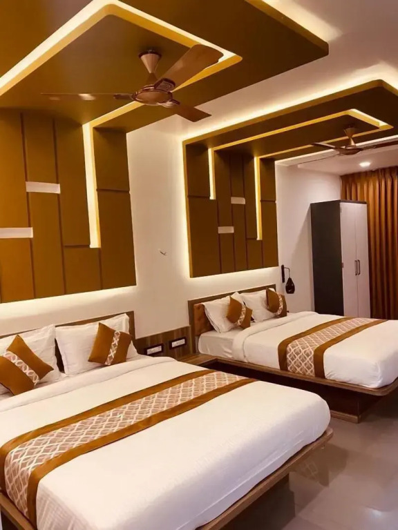 Hollywood Palace Resort