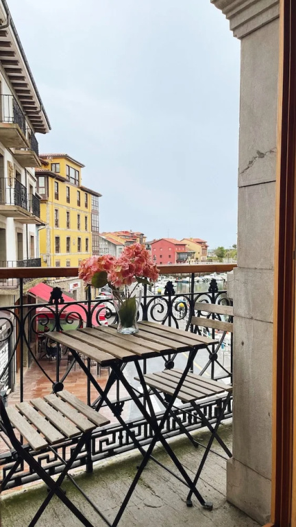 Llanes Suites