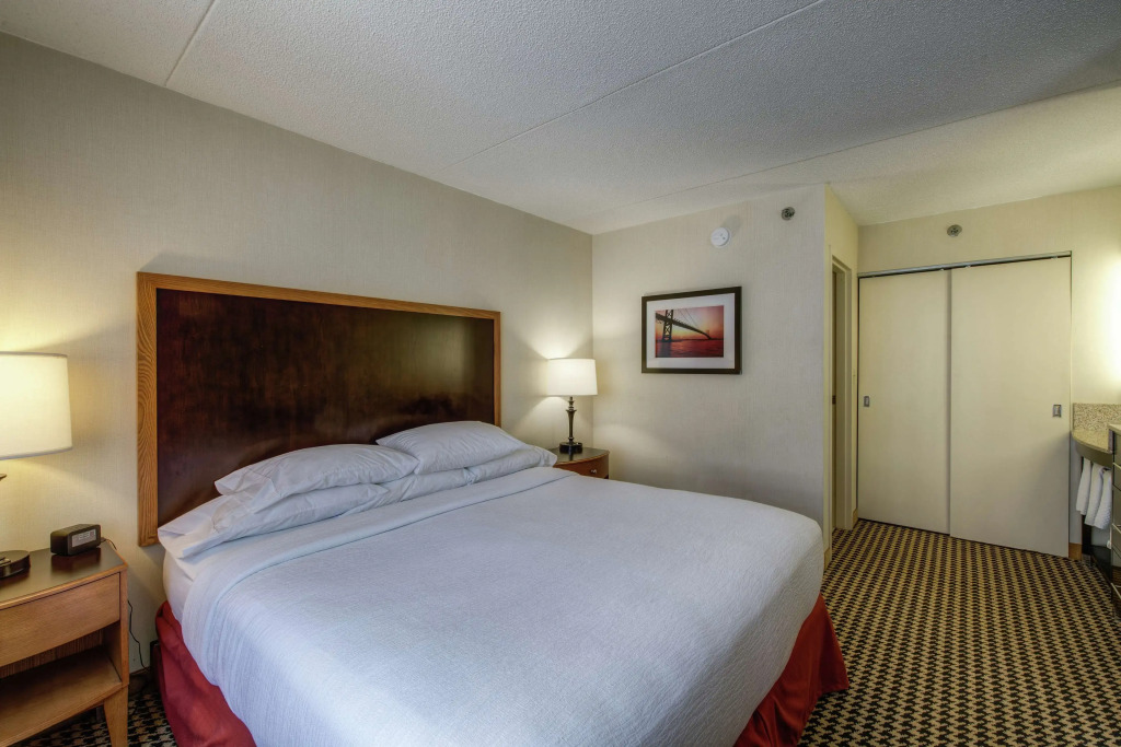 Embassy Suites by Hilton Detroit Metro Airport