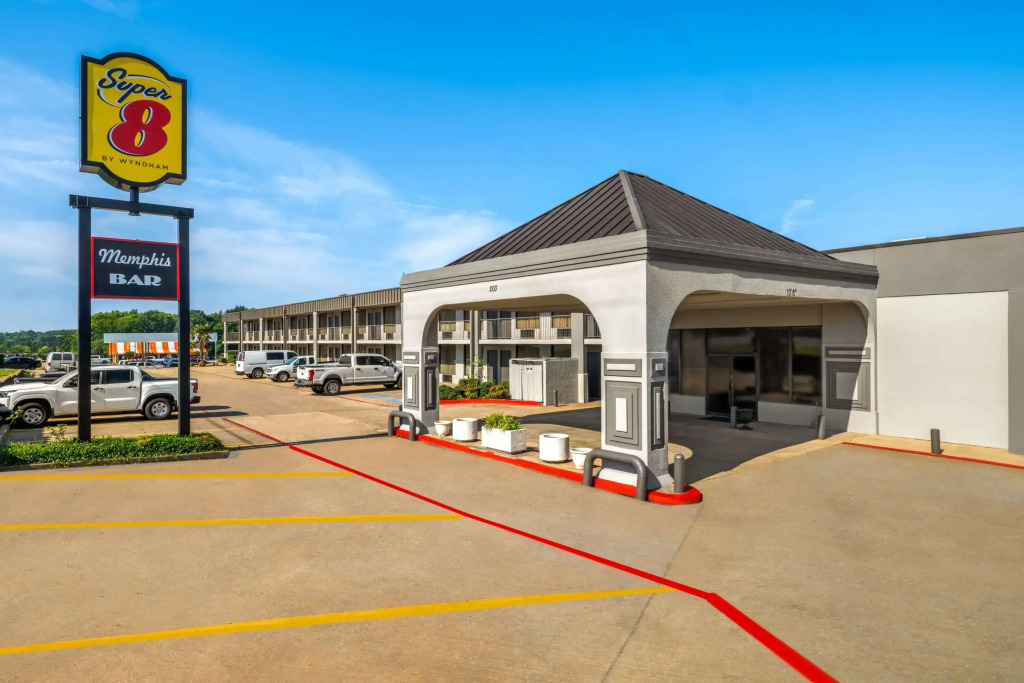 Super 8 by Wyndham Longview/North