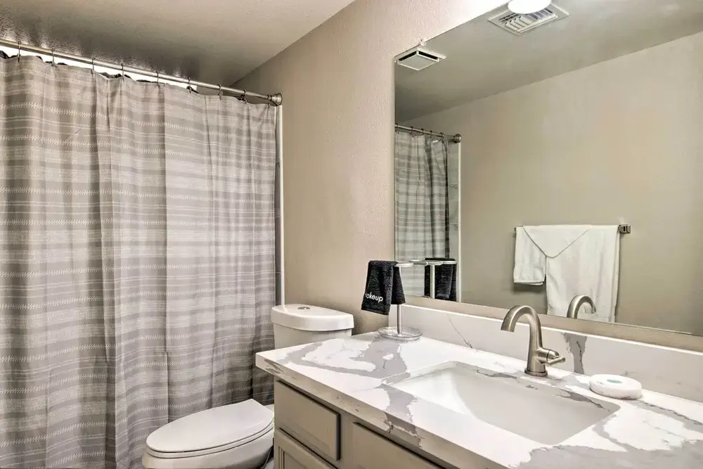 Gilbert Home w/ Private Pool & Putting Green!