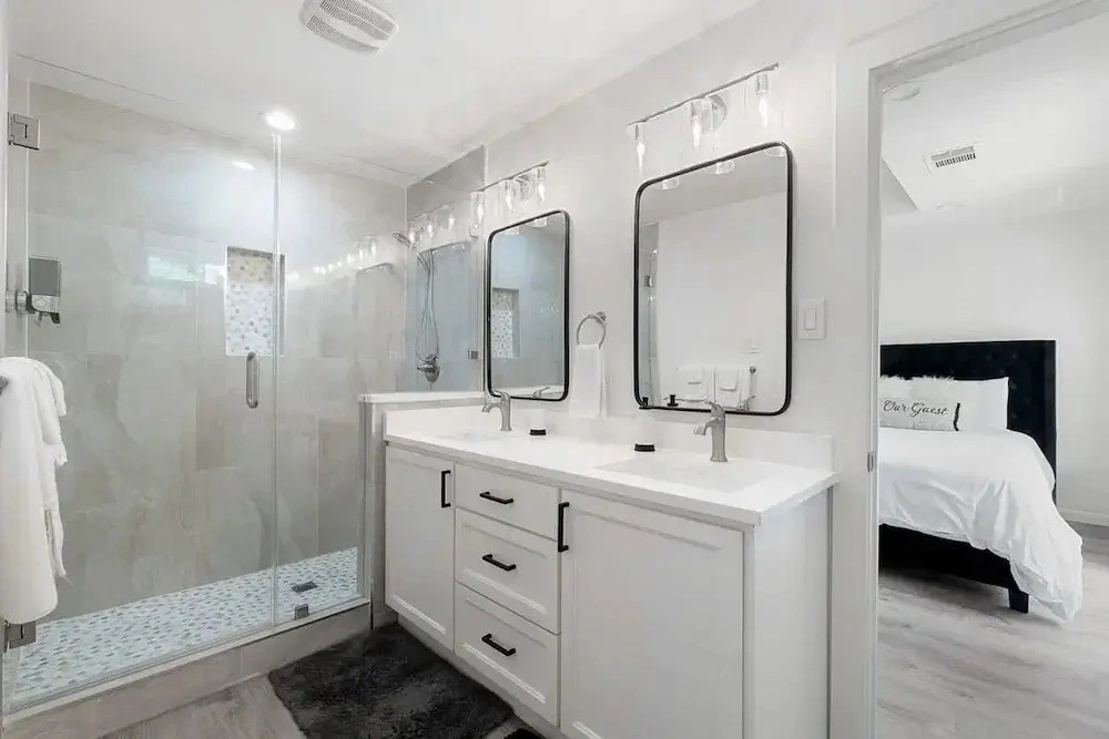 Urban Retreat With Pool Near Downtown Dallas