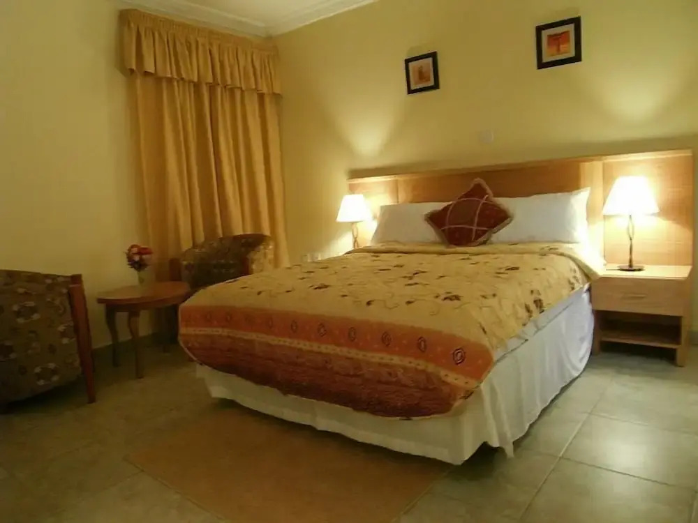 Rayporsh Hotel