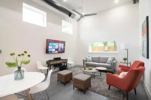 East Downtown Modern Luxury Retreat
