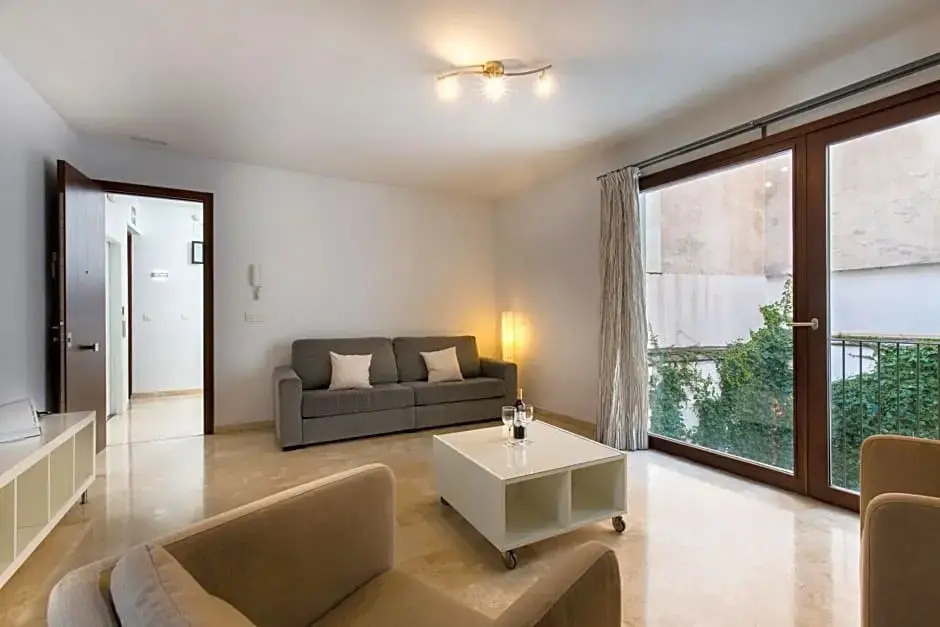 tuGuest Elvira Suites