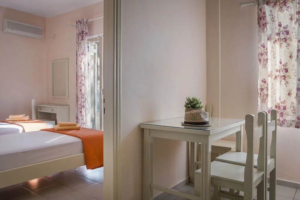 Marinos Apartments