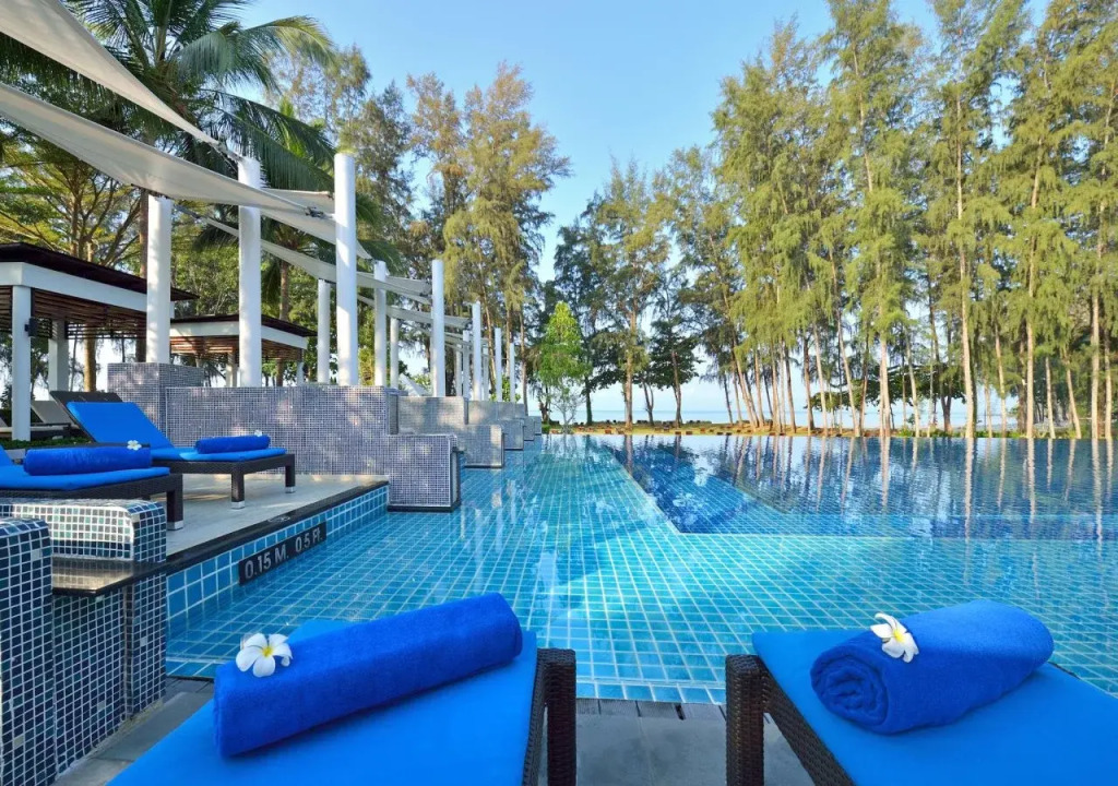 Отель Dusit Thani Krabi Beach Resort