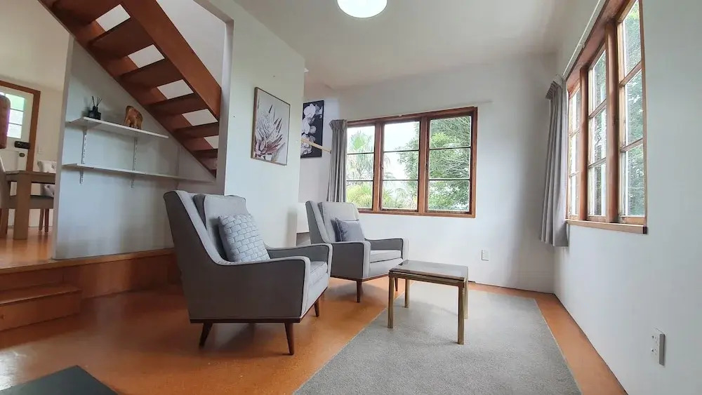 Bright And Modern Oasis In Kingsland