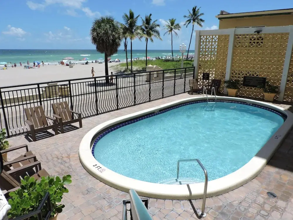 Oceanfront 1/1 for 4, Pool & Beach