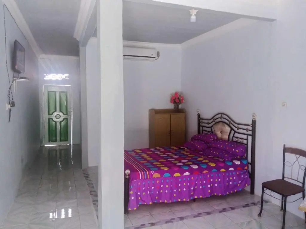 EXPRESS O 92251 Jaya Kusuma Homestay Near PONPES Darul Muhtadin