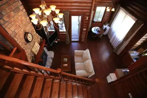 Yi House