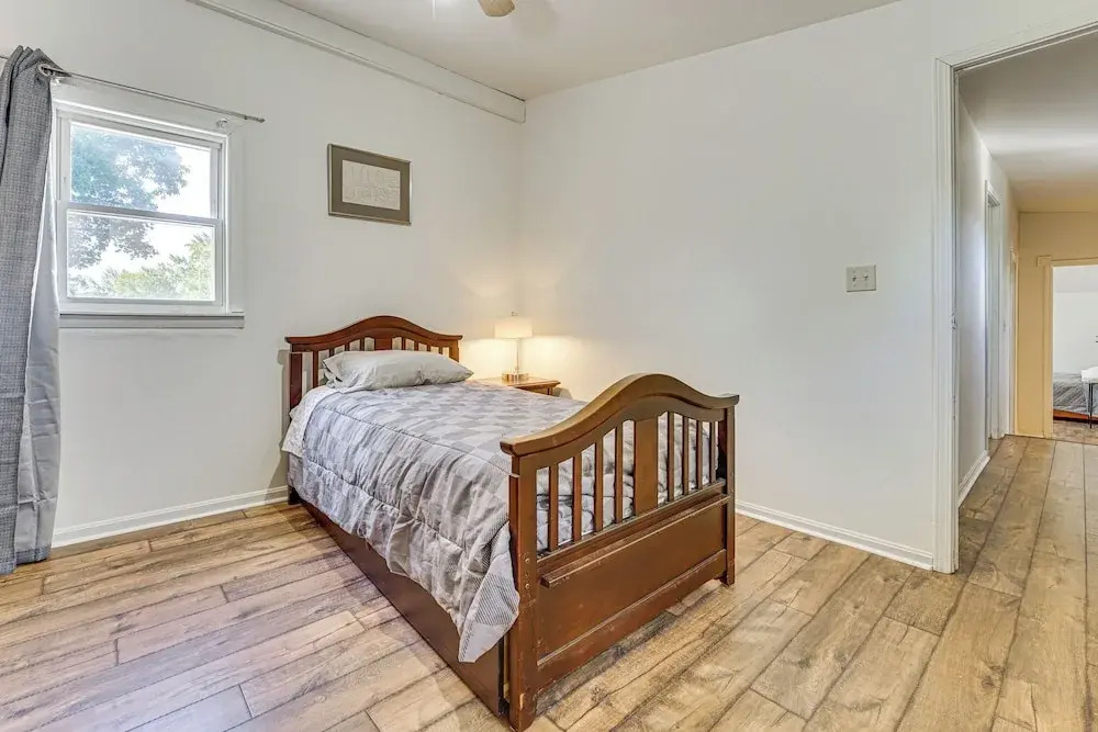 Private Pool & Yard: Pet-friendly Home in Toledo