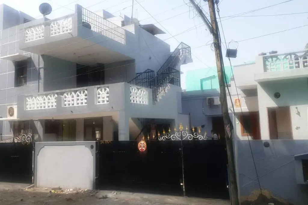 Close to Chennai International Airport, 2 BHK Fully furnished with Kitchen Facility