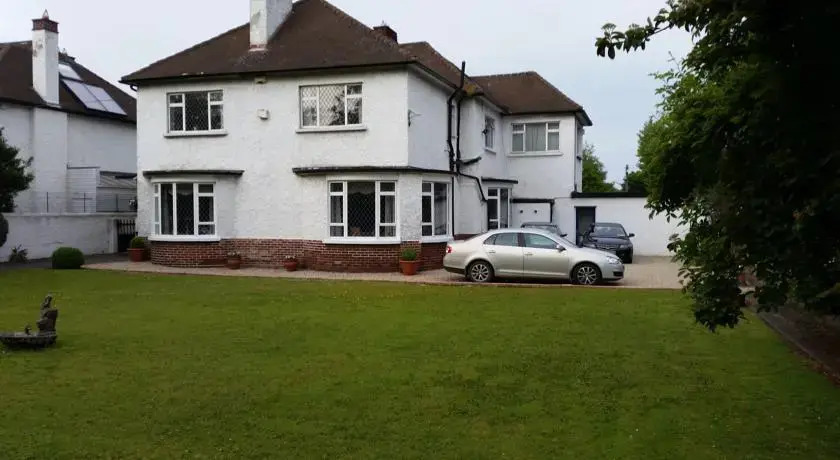 Aaron Court B&B