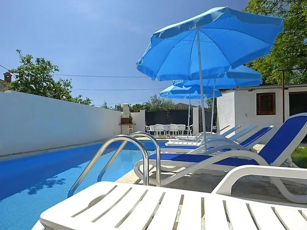 Rustic Villa in Žbandaj With Private Swimming Pool