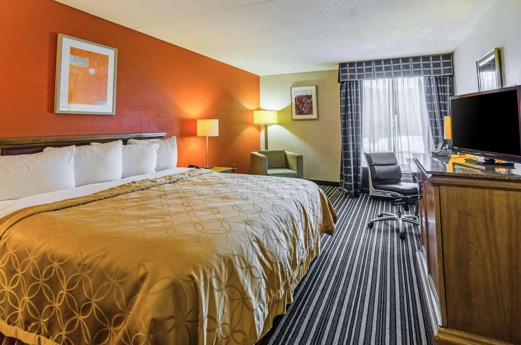 Econo Lodge Inn & Suites Norton - Wise South