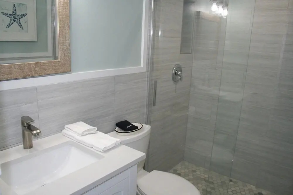 Hibiscus Hideaway - Beautiful 2 Bedroom Home- Private Pool