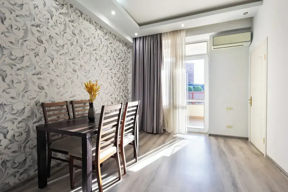 Apartment by Luxe Group HH331