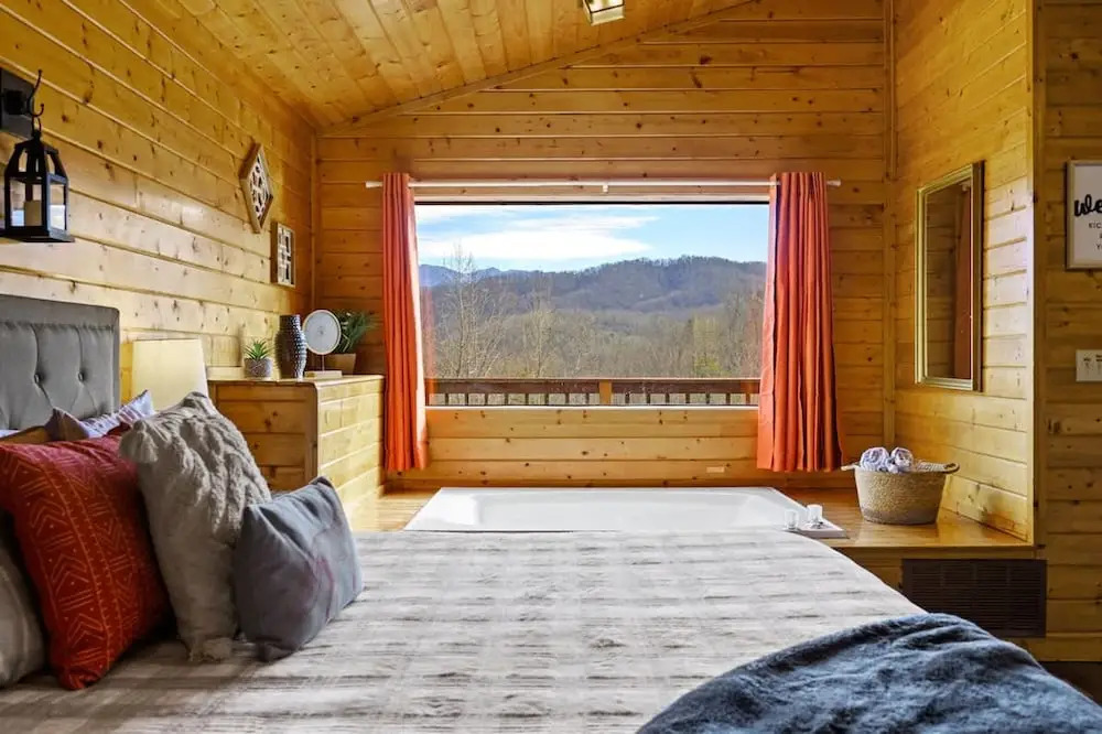 Great View Location Studio Log Cabin Hot Tub