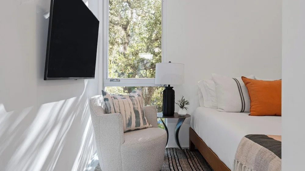 Luxe 6bdr Retreat w/ Putting Green + Game Room Bouldin Collective by Avantstay