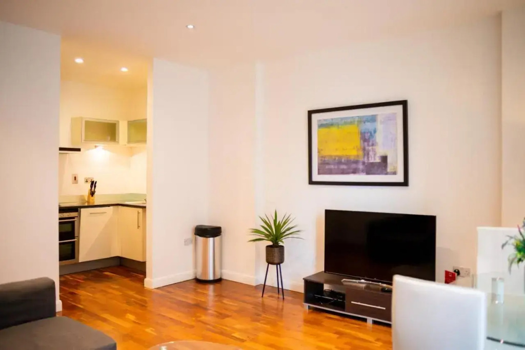 South Quay Serviced Apartments By Mysquare
