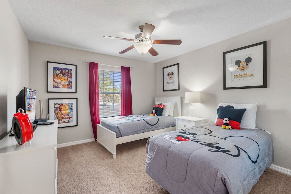 Paradise 4Bd w Private Pool & Waterpark 2941