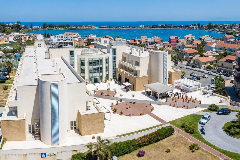 Capo Peloro Hotel